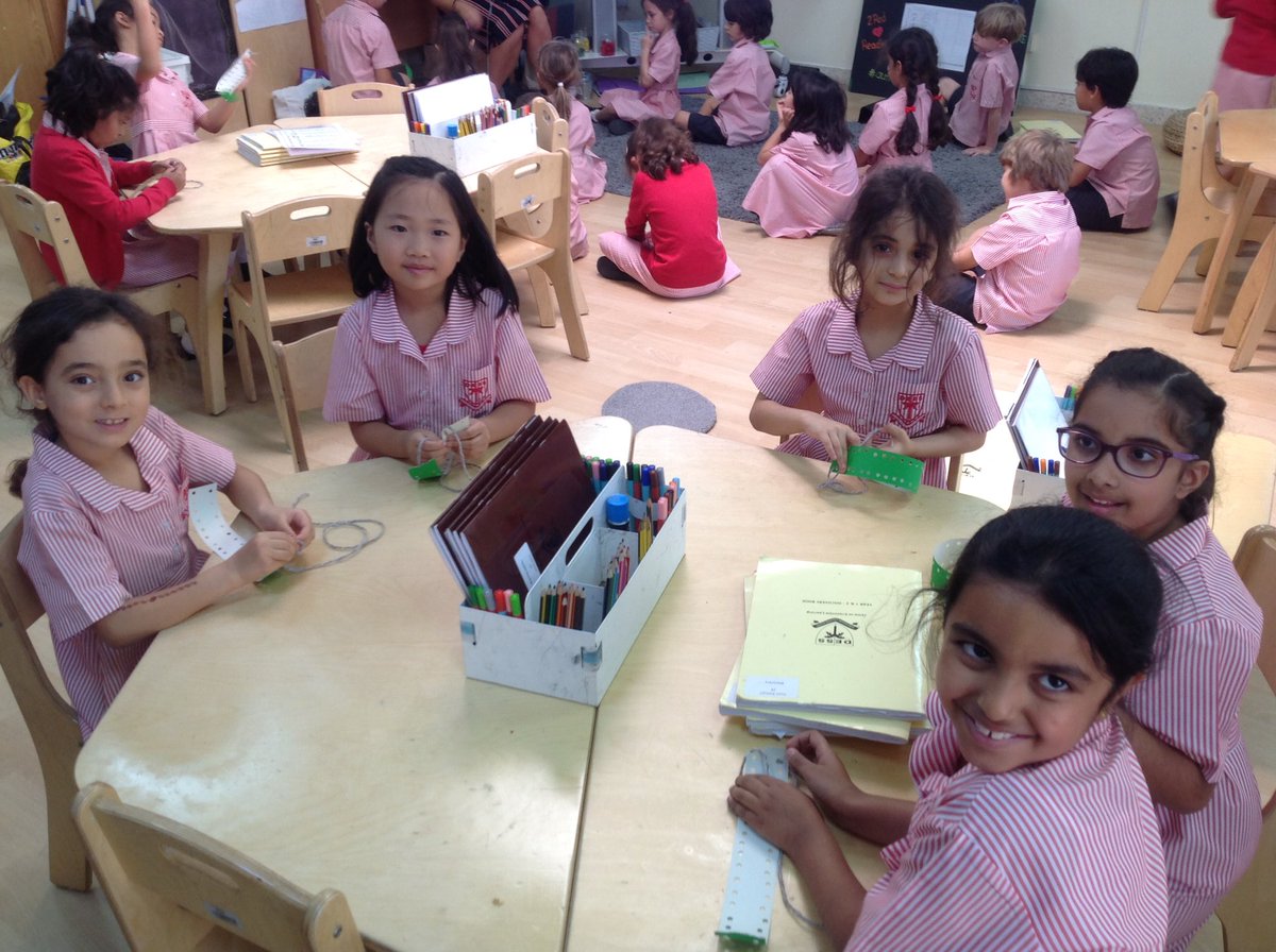 DESSyear2's tweet photo. We need to make an item for our mysterious characters, but first we have to learn how to sew ๐๐๐๐ #sewingbasics #CP @DESS_YearTwo_red https://t.co/dQZnzqlVnB