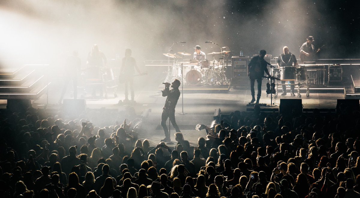 Dierks Bentley tweet media