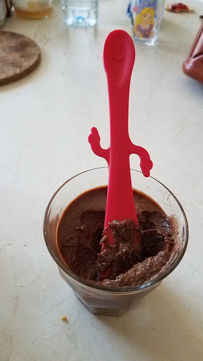 Bisou93's tweet image. Pendant que je code, ma femme fait de la pâte à tartiner maison
#CodeALaMode @CodinGame
Avec la belle cuillère #AlexOlivier des #ChocolatsDuCoeur