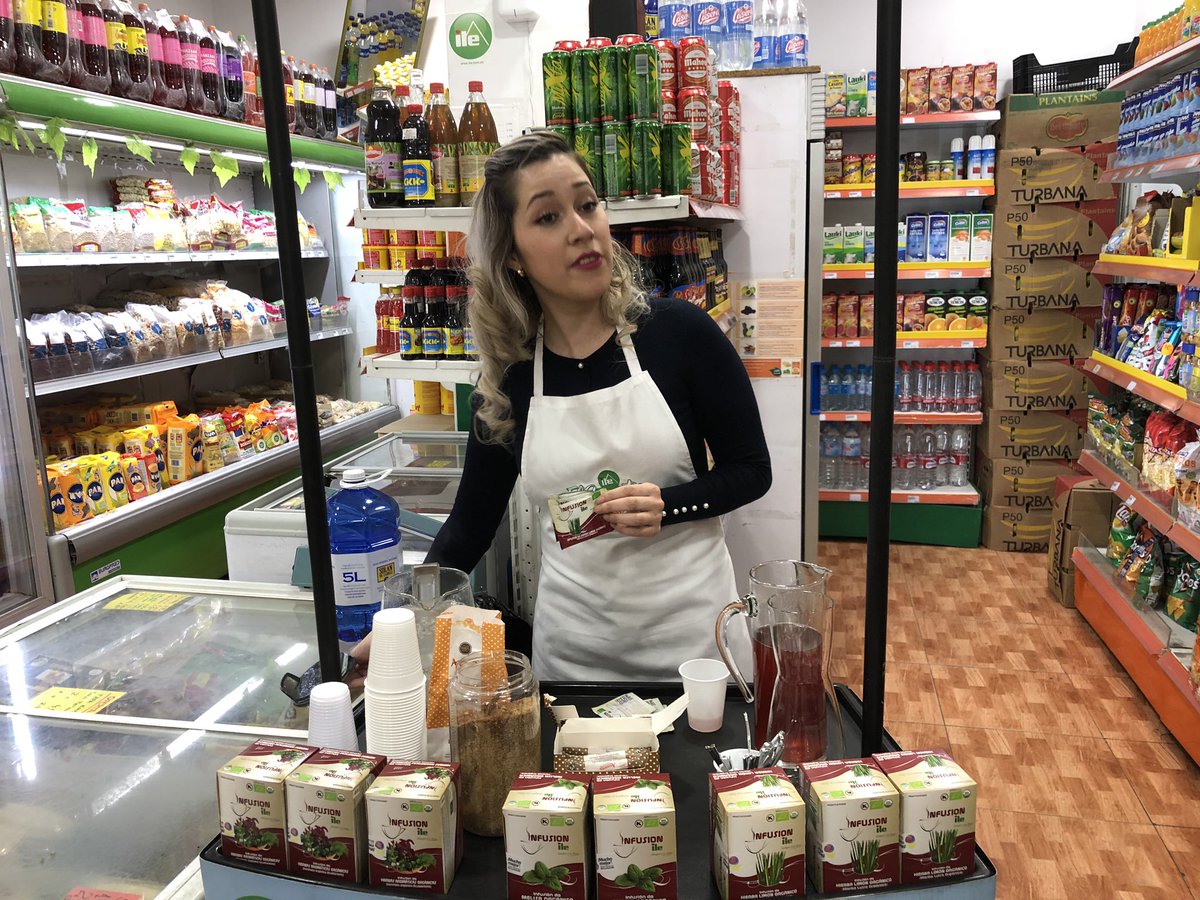 Ulisesmostoles's tweet photo. Degustación de infusiones #ile. Gracias por deleitarnos de estos sabores y aromas tan sanos y ricos.#alimentacionulises https://t.co/1LuTuyNbXX