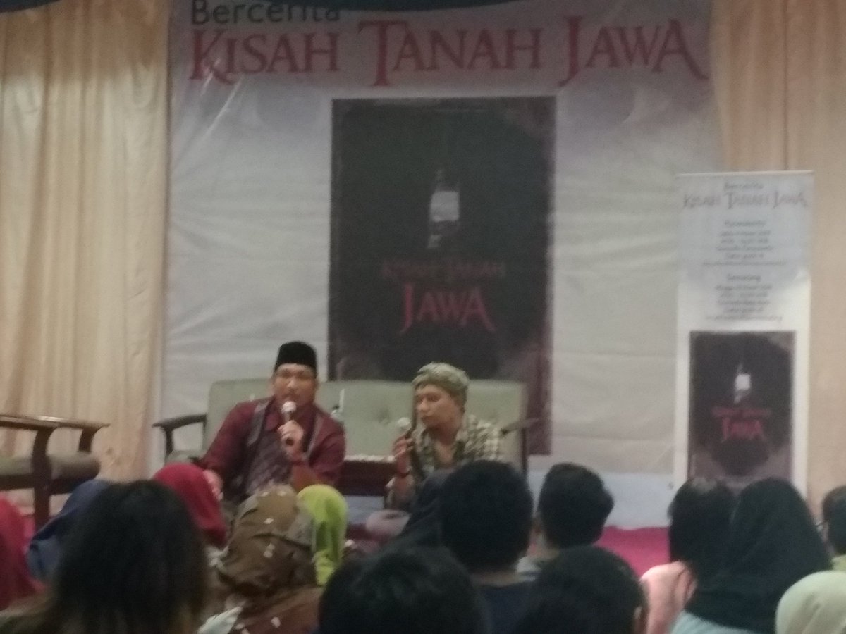 Bedah buku <a href="/kisahtanahjawa/">JW</a> sedang berlangsung di @GRAMEDIA_PEMUDA