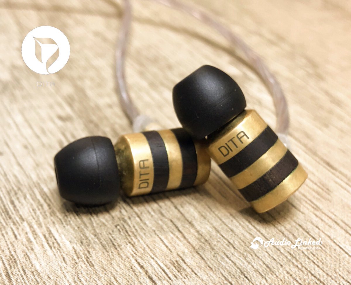 audiolinked's tweet photo. DITA • PROJECT 71

#ditaaudio #Dita #ditaproject71 #project71 #oslocable #iems #music #hifi #earphone #headfi #brass #wood #audiophile #audiolinked https://t.co/YYTfVeGdxq