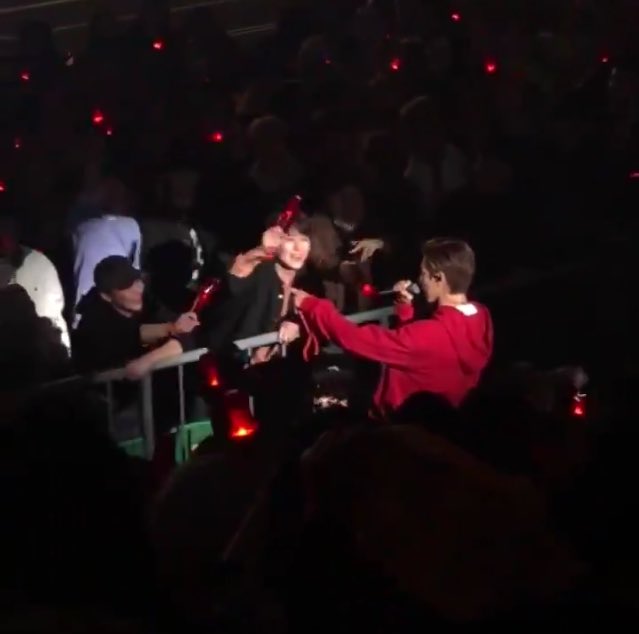 UknowPics's tweet photo. Kyuhyun, Minho and Xiumin -- the TVXQ fanboys 😂😂 https://t.co/M43kZxbkXG