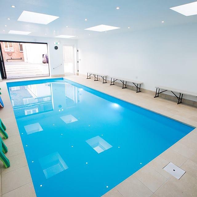 PoolBuildings's tweet image. Beautifuly finished #onepieceswimmingpool #durapolymerpool #indoorpool for one of our clients.