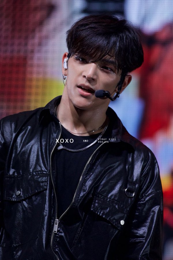 _plsstay's tweet photo. The duality of kim woojin 😢 https://t.co/iKsEFY0N4a