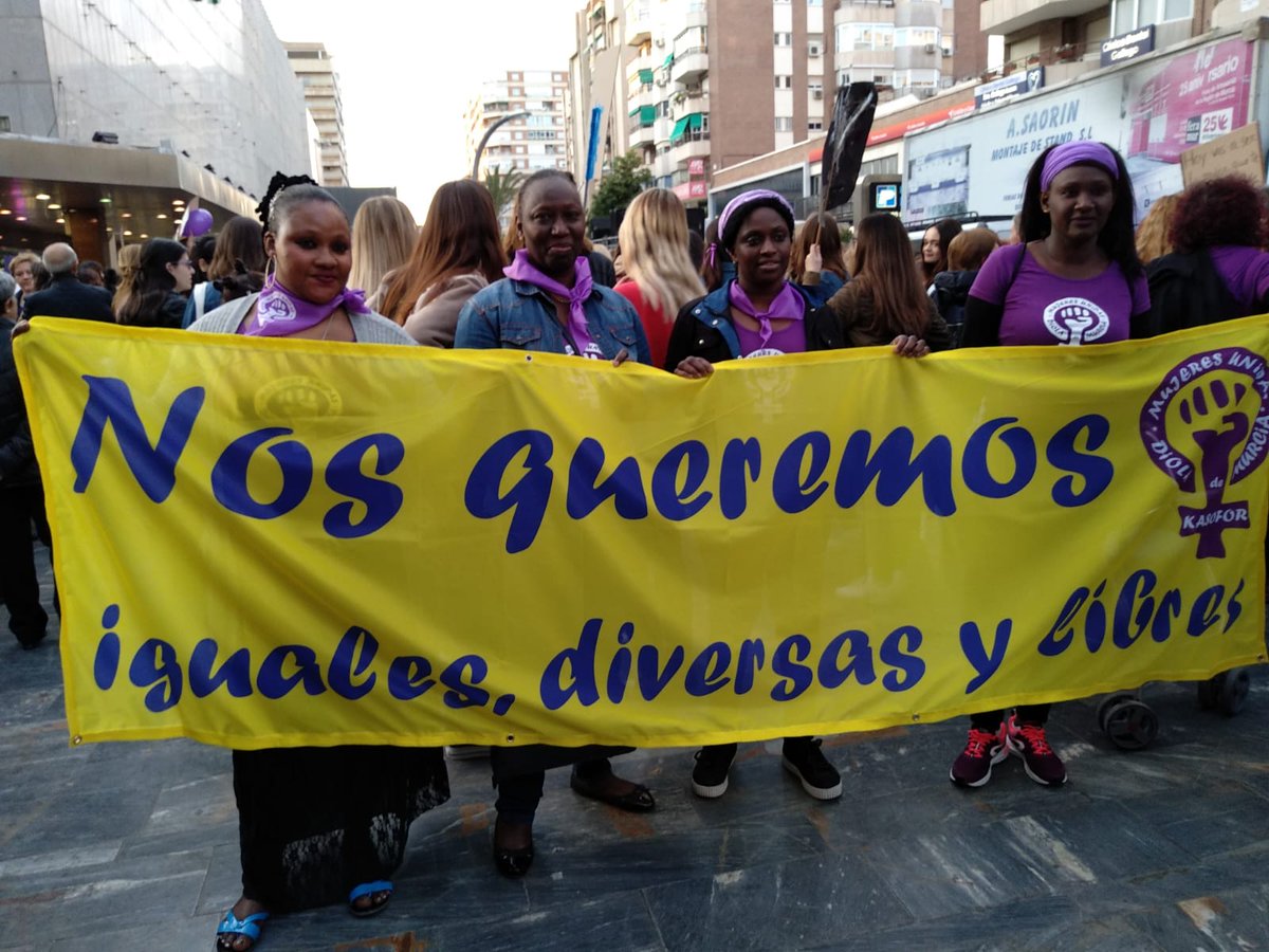 TemporerasLucha's tweet photo. #1000motivos  #8M2019   Mujeres Unidas Dupla de Murcia Kasofor https://t.co/tM8j5DdJs1