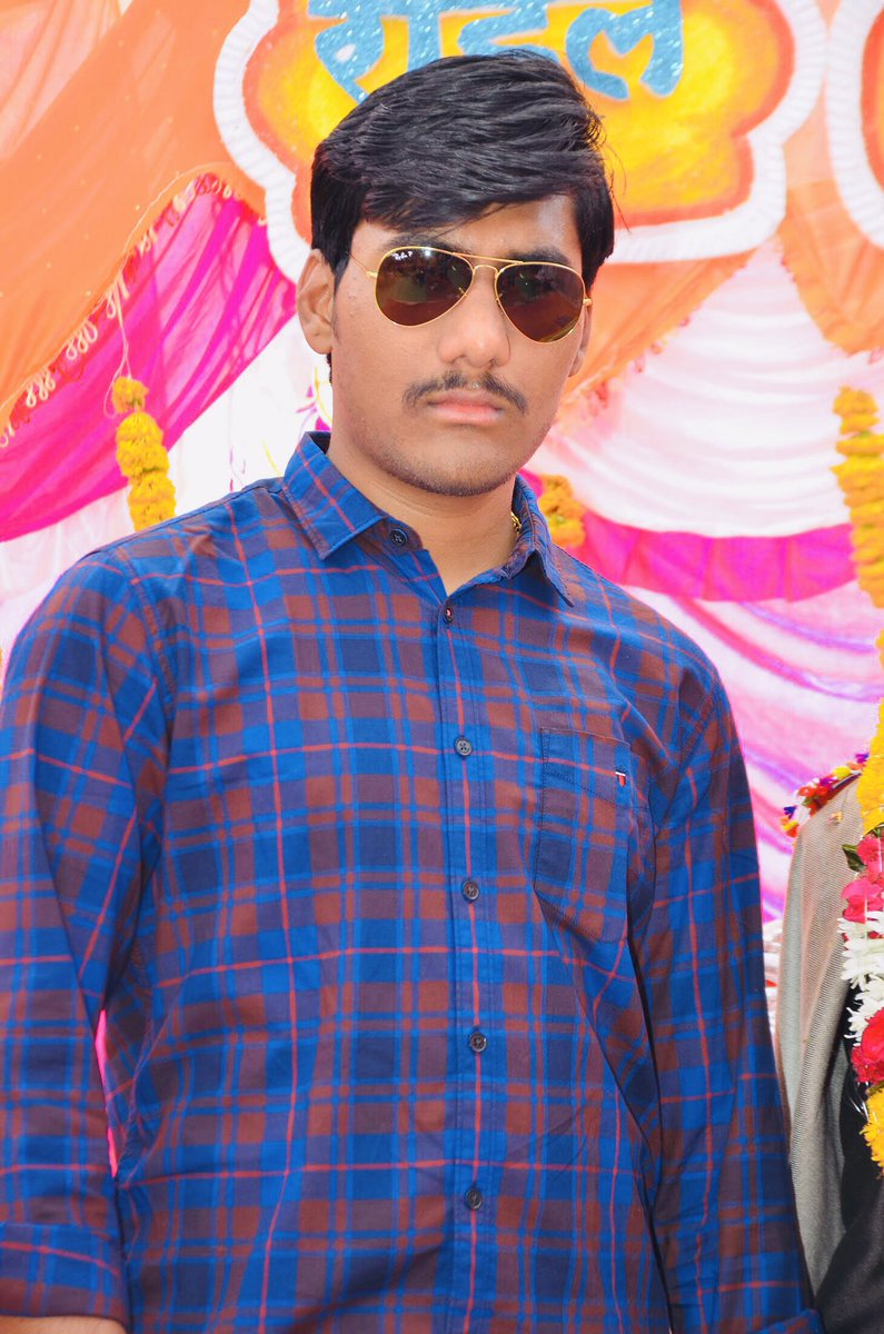 pratikpc333's tweet photo. 🕶#jrpc✌🏽 https://t.co/mdFHgvXyAq