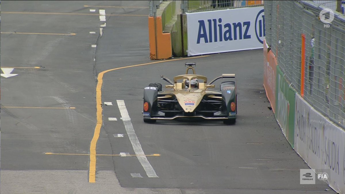 StevenRabe's tweet image. Gotta feel sorry for #Lotterer. | #ABBFormulaE #HKEPrix
