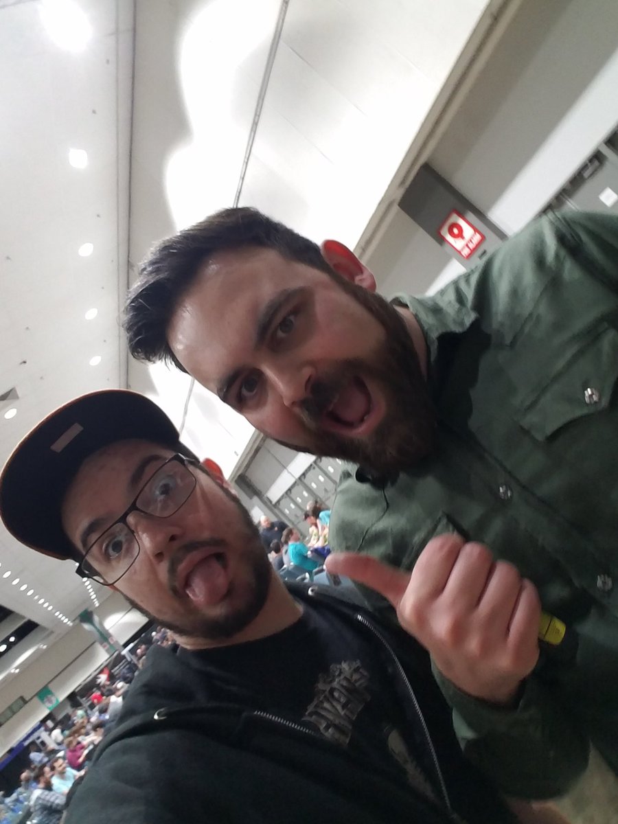 YoungFrugal's tweet photo. Alright it's super late but I want to make an appreciation post for @TolarianCollege , @PleasantKenobi , @lsv , @Theasianavenger and all of the other awesome people and artists I met at #mtgla . Yall are some of my favorite content creators and artists, and all of you are awesome https://t.co/R3HbTdZHdk