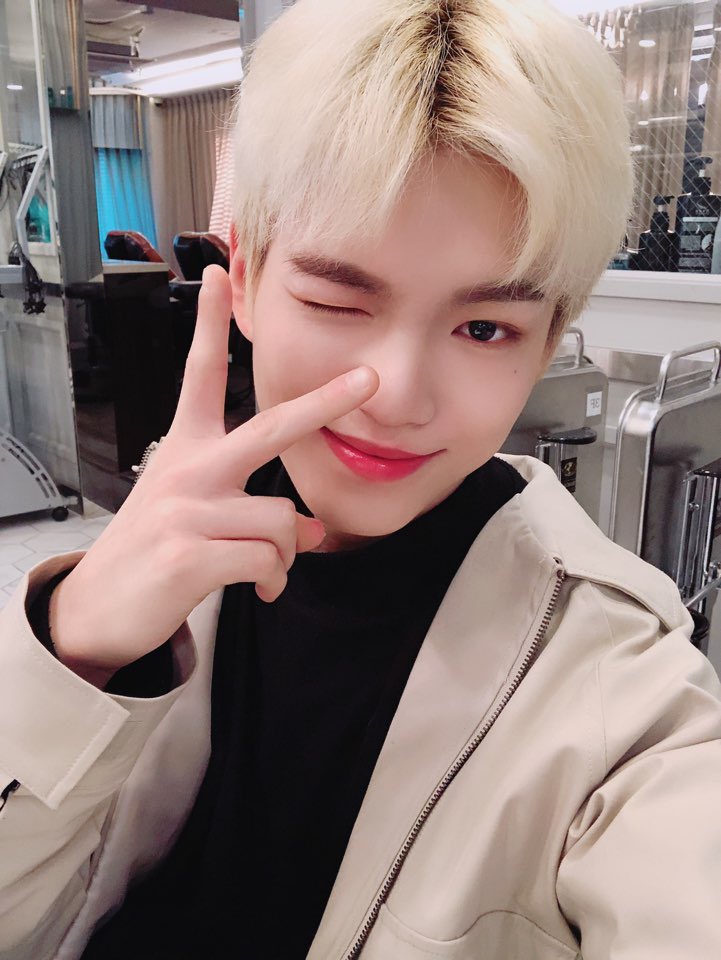 by_verivery's tweet photo. [#계현]
오랜만에 사진 대방출!!!
조만간에 또 찾아옵니다아 ㅎ
#사진 #대방출 #계현 #사복 #베리베리 #VERIVERY #보고싶어요ㅠㅠ https://t.co/0u46iQ2iz9