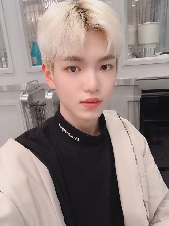 by_verivery's tweet photo. [#계현]
오랜만에 사진 대방출!!!
조만간에 또 찾아옵니다아 ㅎ
#사진 #대방출 #계현 #사복 #베리베리 #VERIVERY #보고싶어요ㅠㅠ https://t.co/0u46iQ2iz9