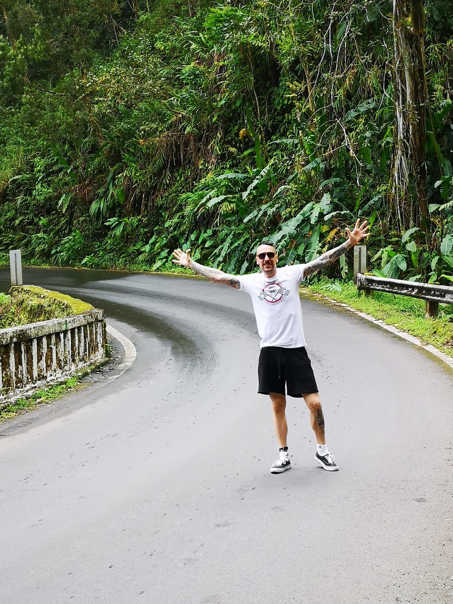 Desde #Hawaii #roadtohana disfrutando de la isla #cosade2 #crucedecaminos
cosade2madrid.com
.
.
.
#marcaderopaespañola #onlineshopping #diseñosunicos #hechoconmuchoamor #Felizdomingo