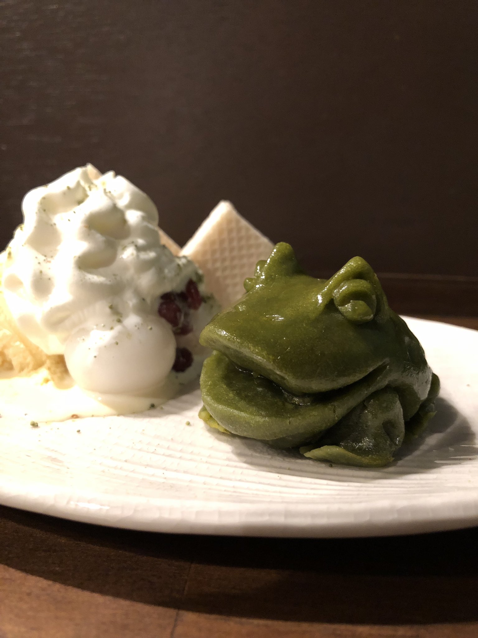 お食事男子 En Twitter カエル喫茶 サツマイモガエル カエル食べた事ある 芋味のカエル食べてきました アマガエルとツノガエルが生息してるみたいだけど行った時はツノガエルしかいなかった 田んぼでカエルを見る目が変わるかもしれません 店内あちこちカエル お食事男子 En Twitter カエル喫茶 サツマイモガエル カエル食べた事ある 芋味のカエル食べてきました アマガエルとツノガエルが生息してるみたいだけど行った時はツノガエルしかいなかった 田んぼでカエルを見る目が変わるかもしれません 店内あちこちカエル