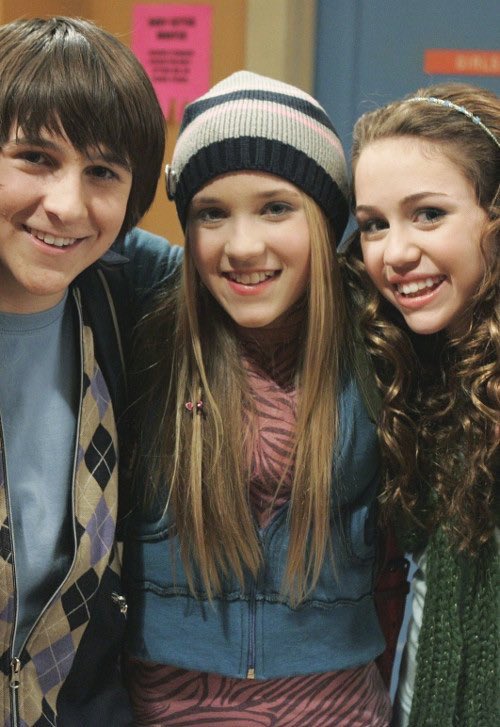 HAPPY BIRTHDAY EMILY OSMENT
FROM JAPAN         