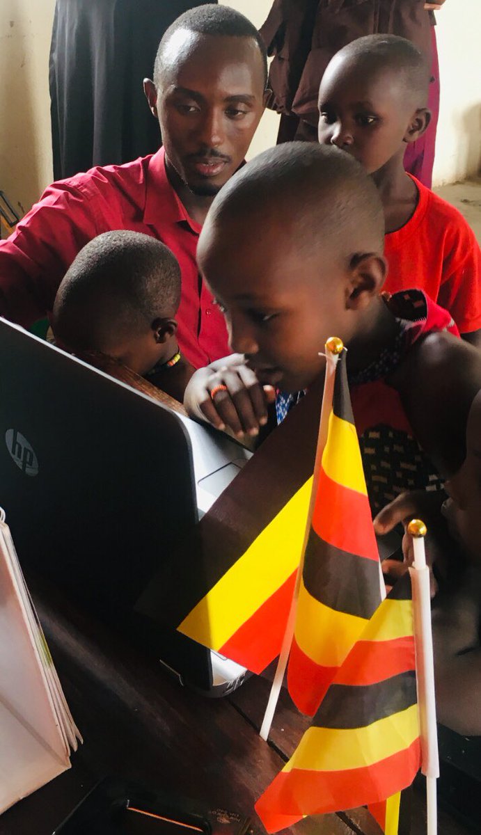 MuhumuzaF_King's tweet image. I enjoy to the fullest leading Computer Classes at ⁦@ImperialJuniorS⁩ every weekend! #Technology4All.