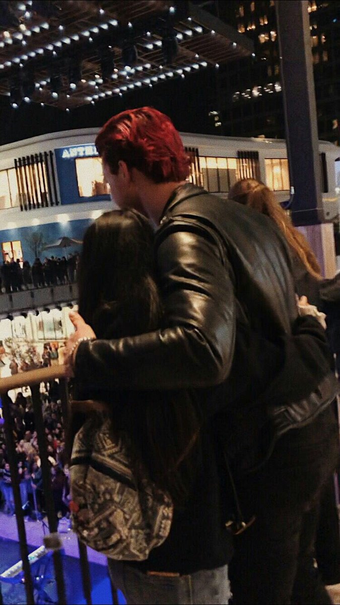 saronicaaa's tweet photo. we are so lucky.🌹
@5SOS @Michael5SOS @Luke5SOS @Calum5SOS @Ashton5SOS
#iHeartAwards #BestFanArmy #5SOSFAM #team5sos https://t.co/czGox3Bt68