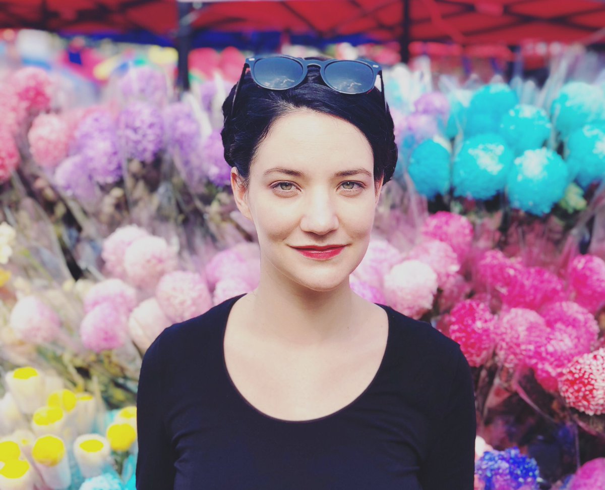 ClementinePons's tweet photo. Day dreaming on a Sunday 🌸🌼🌺. #daydreaming #sunday #portrait #flowers #actress #frenchactress https://t.co/tLIy6wHyuC