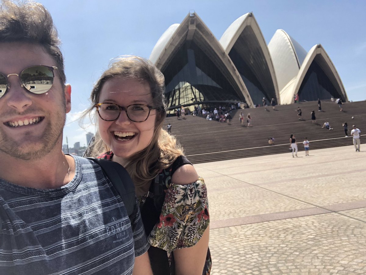 llewellyn_abbie's tweet photo. year 10 art classes me and Jamie would always talk about travelling and meeting each other on the other side of the world... well today that happened 💕 https://t.co/RMYMwHzRbj
