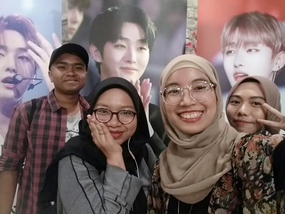 jyuhoonie's tweet photo. Today's friends @softdniel @eykayook_ and @peachysungwoon 😊😊😊😊 See you guys again soon hehehe #ONELOVE_JISUNG #HeartString_91 https://t.co/zyQjeRiimp