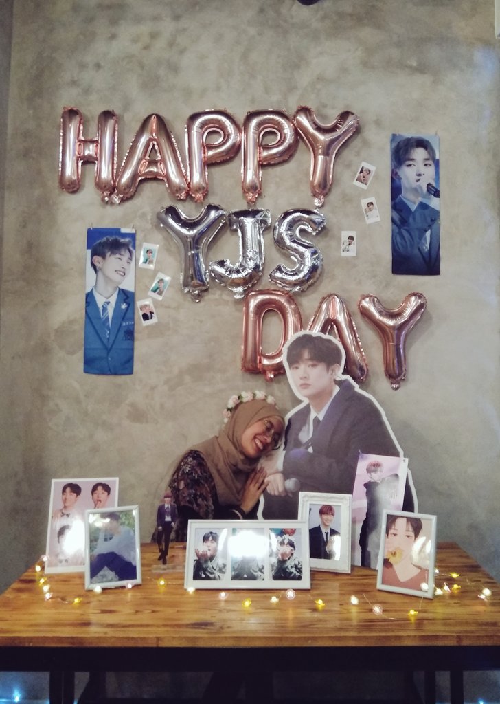 jyuhoonie's tweet photo. If I can't meet Jisung during his fanmeet, I'll just hitouch a Jisung standee instead :') #HeartString_91 https://t.co/gm7oGwePiS