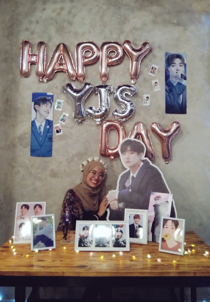 jyuhoonie's tweet photo. If I can't meet Jisung during his fanmeet, I'll just hitouch a Jisung standee instead :') #HeartString_91 https://t.co/gm7oGwePiS