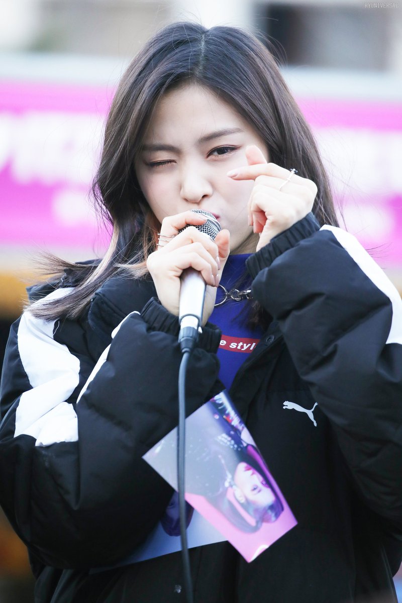 [ITZY] 류진이 사진 올리고 싶어서 신류진 | 인스티즈