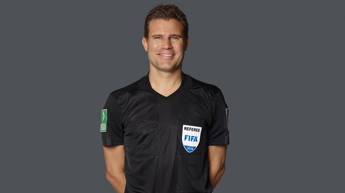 sr_ansetzungen's tweet photo. So. 10.03.2019 | 2. Bundesliga
FC St. Pauli - Hamburger SV
SR: Dr. Felix #Brych
SRA: Marco #Achmüller
SRA: Frederick #Assmuth
4O: Tim #Skorczyk
#FCSPHSV https://t.co/b2A6uCF6EK