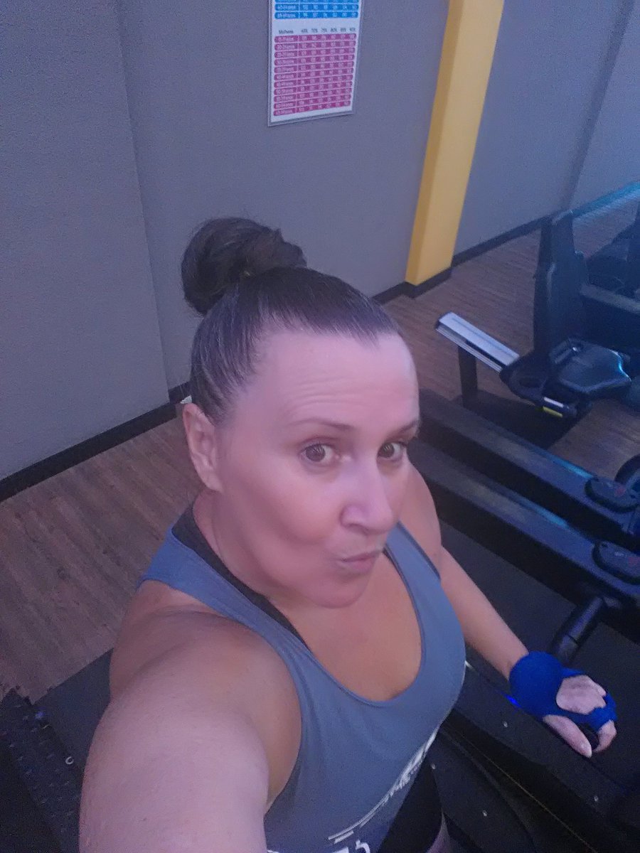 jollytrailrun's tweet photo. Boraaaa! #lovemylife #trailrunning #donotgiveup https://t.co/bToZDFS08q