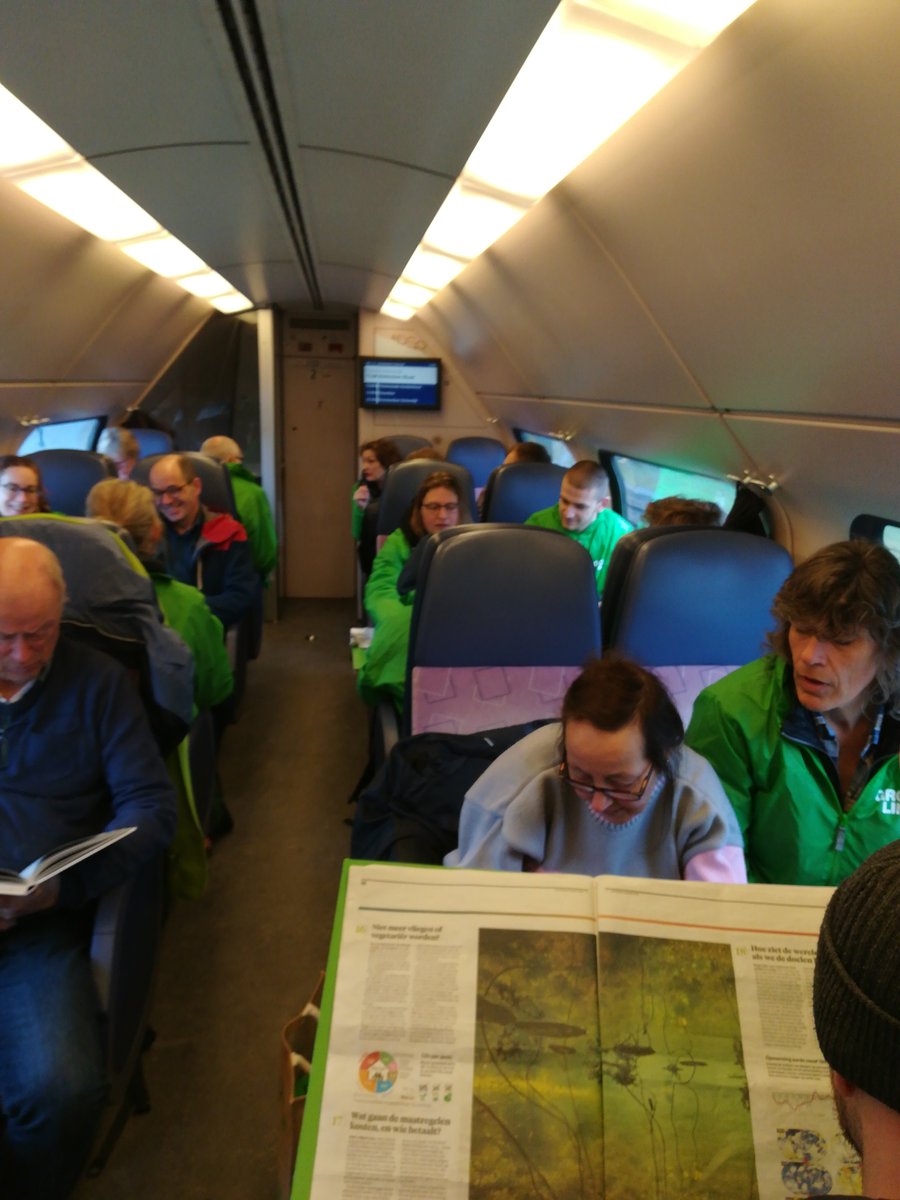 Zeeland op weg naar de klimaatmars. De trein kleurt groen. #CO2 #klimaatmars #GroenLinks