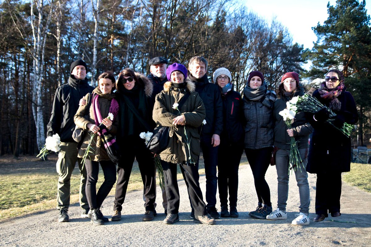 Il terzo turno del #viaggiomemoriaistoreco #vdm2019 è finito. L'esperienza all'estero si conclude, con quasi 1.100 reggiani coinvolti.
Un saluto dallo staff #Istoreco e dagli ospiti Daniela Fantozzi, Giorgio Zanni e Alessio Mammi