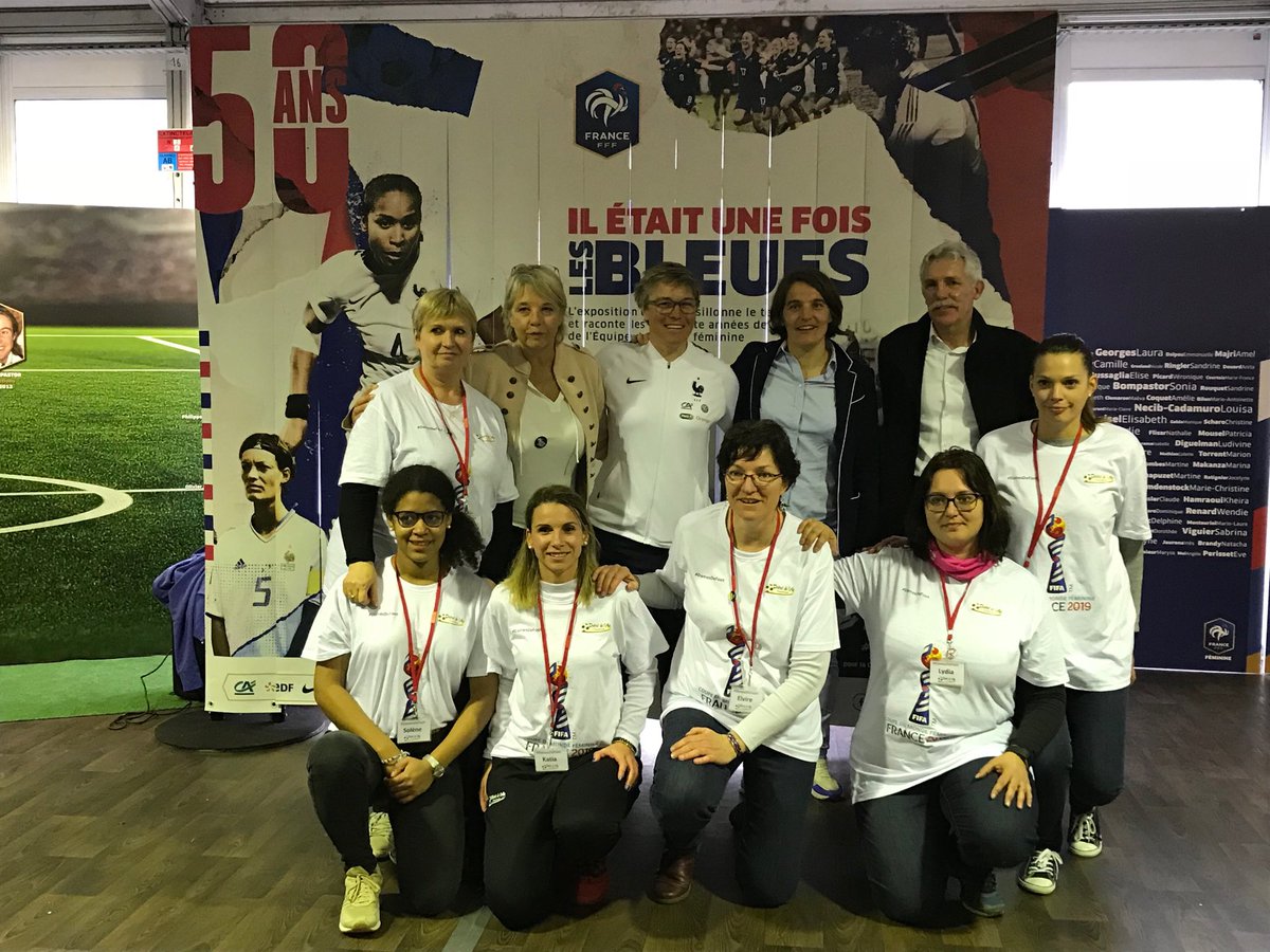 BougeardTournon's tweet photo. #Damesdefoot du District de #Ain Engagées Passionnées Présentes au #MuseedesBleues avec eux-internationales @PeggyProvost @CecileLocatelli
Partage d’expériences #hautNiveau #benevolat #formation #transmissiondeValeurs https://t.co/eUURZq5OOl
