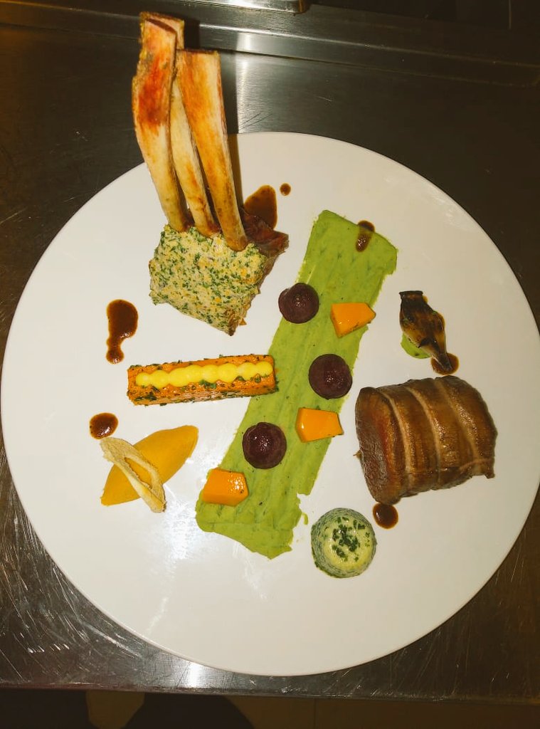 dandozest's tweet photo. If BEEF is your fancy🐄♥️
We have an assortment of gourmet variations which are perfect for those long meetings with valued clients.

Dandozest also hosts Meetings, seminars and other business engagements 🥗🍱 https://t.co/F5wDNkRecm