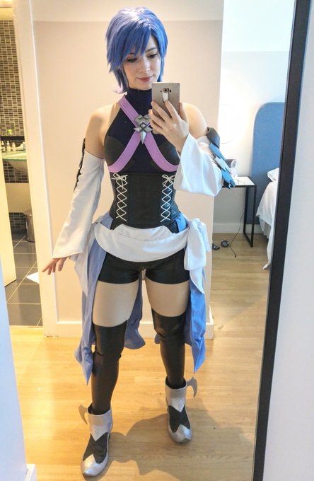 Today I will cosplay Aqua at the last day of FreakCon Come to say hi 😄🙌  Btw my sleeve things started