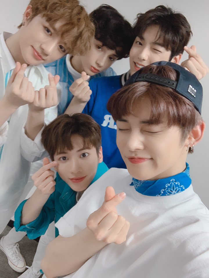 TXT_members tweet picture