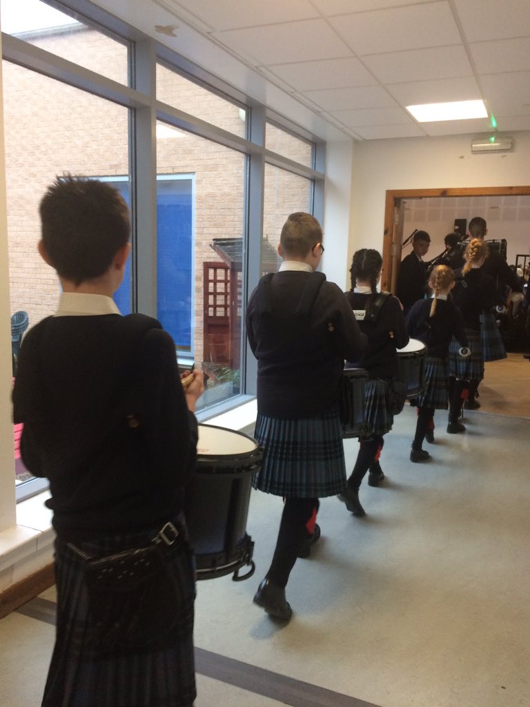 Piping4Pupils's tweet photo. On the way in to compete in the Novice Juvenile B category. #sspbc #goodluck https://t.co/YJ6N5TvvcM