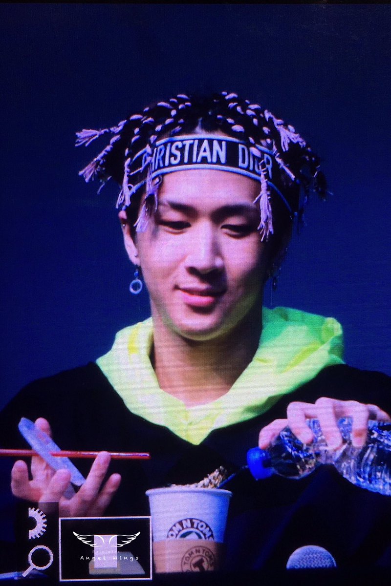 190310 영등포 팬싸 

ㅋㅋㅋㅋㅋㅋㅋㅋ🤣🤣🤣

#빅스 #VIXX 
#김원식 #원식 #라비 #RAVI