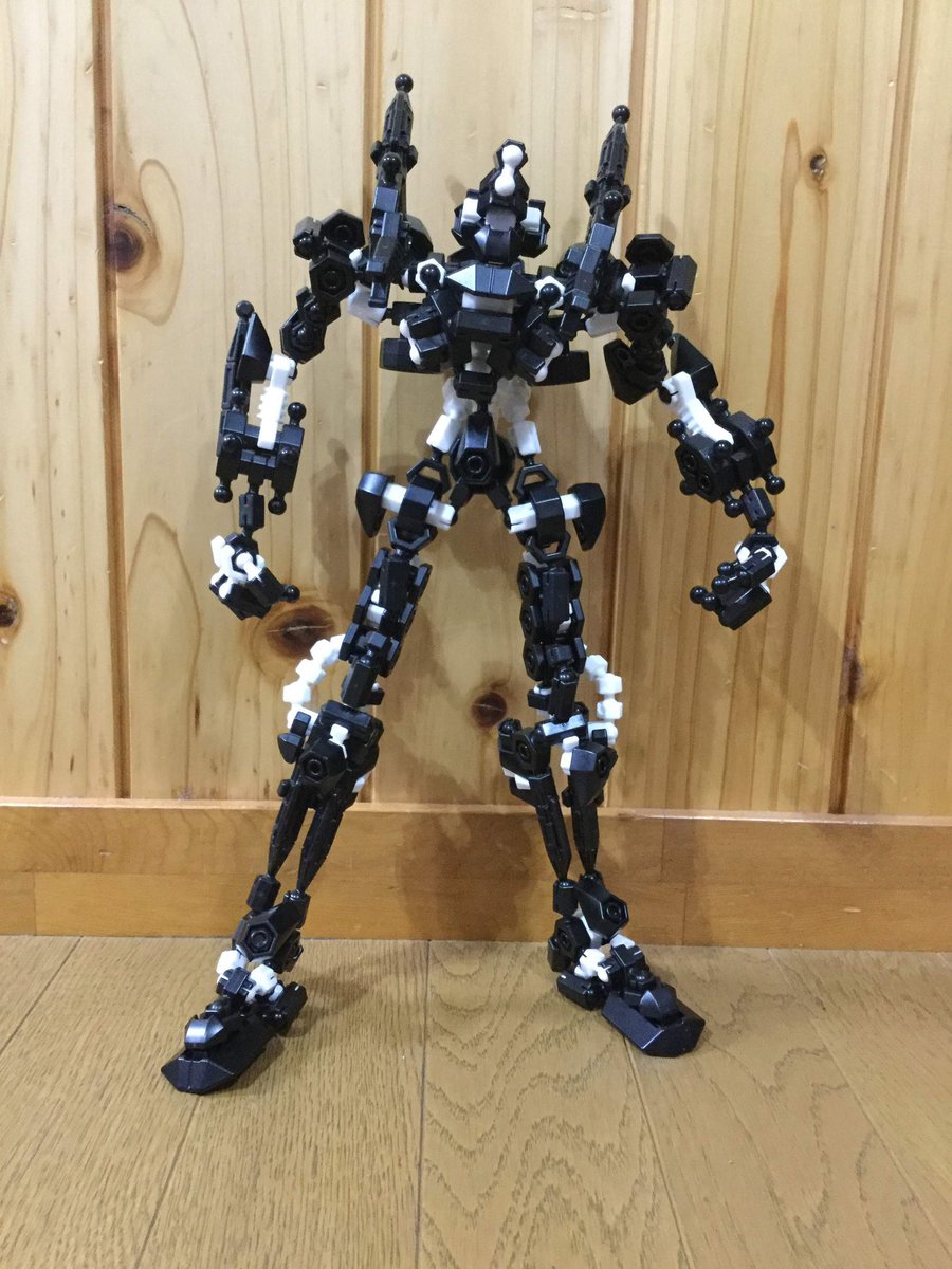 ceremony06's tweet photo. 意外にも知名度が高くて驚きでした。
過去作です。
多分よりシンプルに、人型に、
をテーマにして作った物だと思われます。
#ASOBLOCK https://t.co/cmW8POvdWV