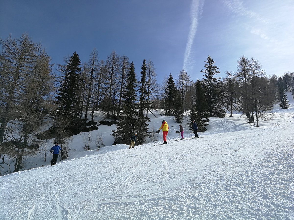 TravelMagazine's tweet photo. Today we are in the Austrian ski resort of Bad Kleinkirchheim (BKK). Have you heard of it?

The sun is out, the snow is delightful and the slopes are pleasingly devoid of people. We'll be publishing a ski guide to the region so keep an eye out ⛷️ https://t.co/aeWRD6LAcI