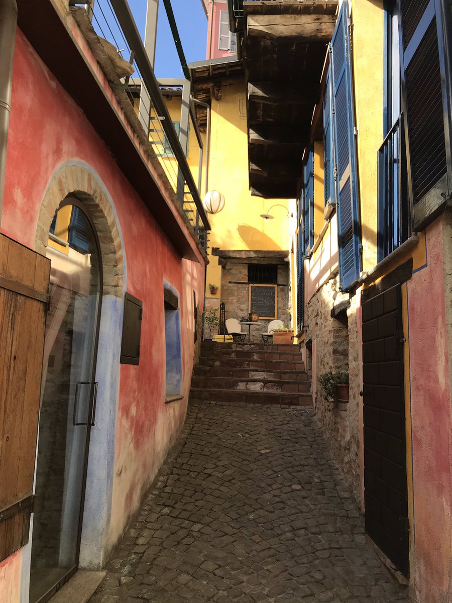 simoinviaggio's tweet image. Oggi passeggiata in Langa, il primo tratto del sentiero Bar to Bar, Barolo - Monforte. #Piemonte #weekendvibes #italy @TuLangheRoero @ilovelanghe @inLanghe @ItalyMagazine @lonelyplanet_it
