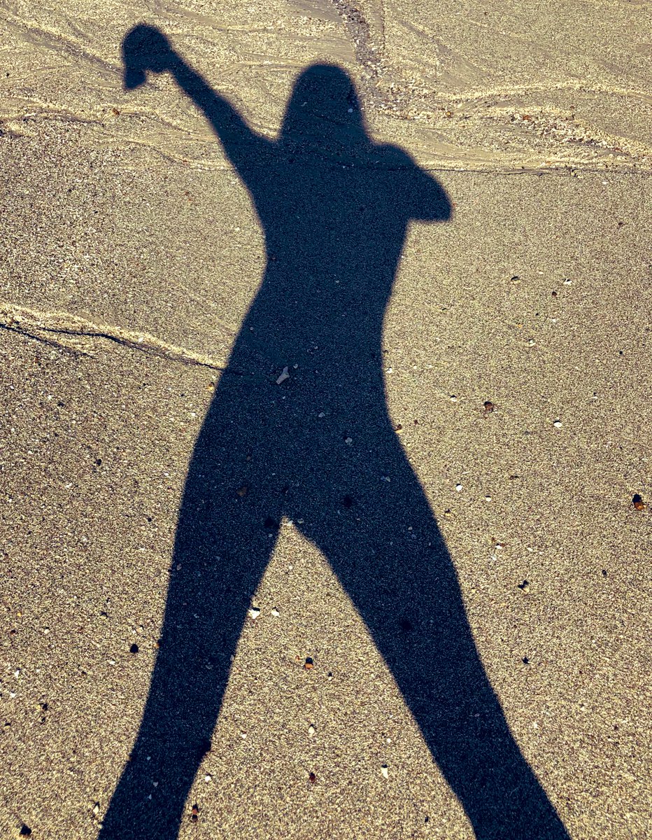 izziebrooks13's tweet photo. Practise being kind rather than right and you will find peace, said a wise man #dancingshadow https://t.co/YjOD5i6tr2