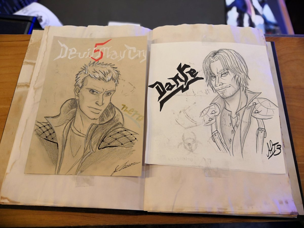 capcom_france's tweet photo. N'oubliez pas de signer le liVre d'or qui sera envoyé aux développeurs de #DMC5 ! Merci à toutes et tous pour vos messages ! Plus que 2h avant la fin de la #DMC5Kitchen https://t.co/OHvY66VefL