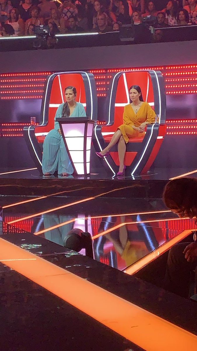 SimoneeSimaria's tweet photo. Estão curtindo o @thevoicekidsbr de hoje bbs? #TimeSimoneeSimaria https://t.co/cMgnrrsgBS