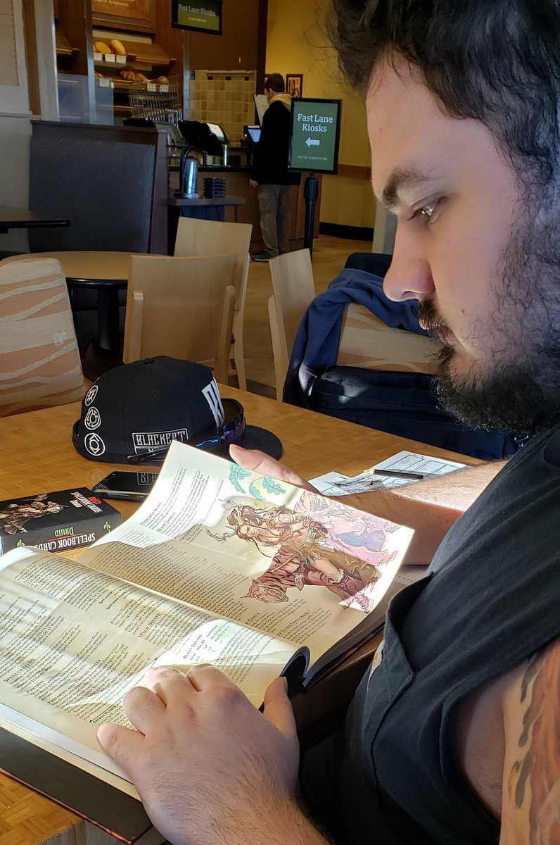 CrunchyMeta's tweet photo. Character creation! Happens anywhere! https://t.co/yGrGBGtreq