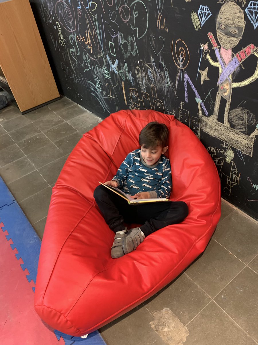 gisetendo's tweet photo. Molt fan del #minigraf2019 i de la #microTBOteca de #bbcnCanFabra al #GRAFBCN2019 https://t.co/a5v8CWtmII