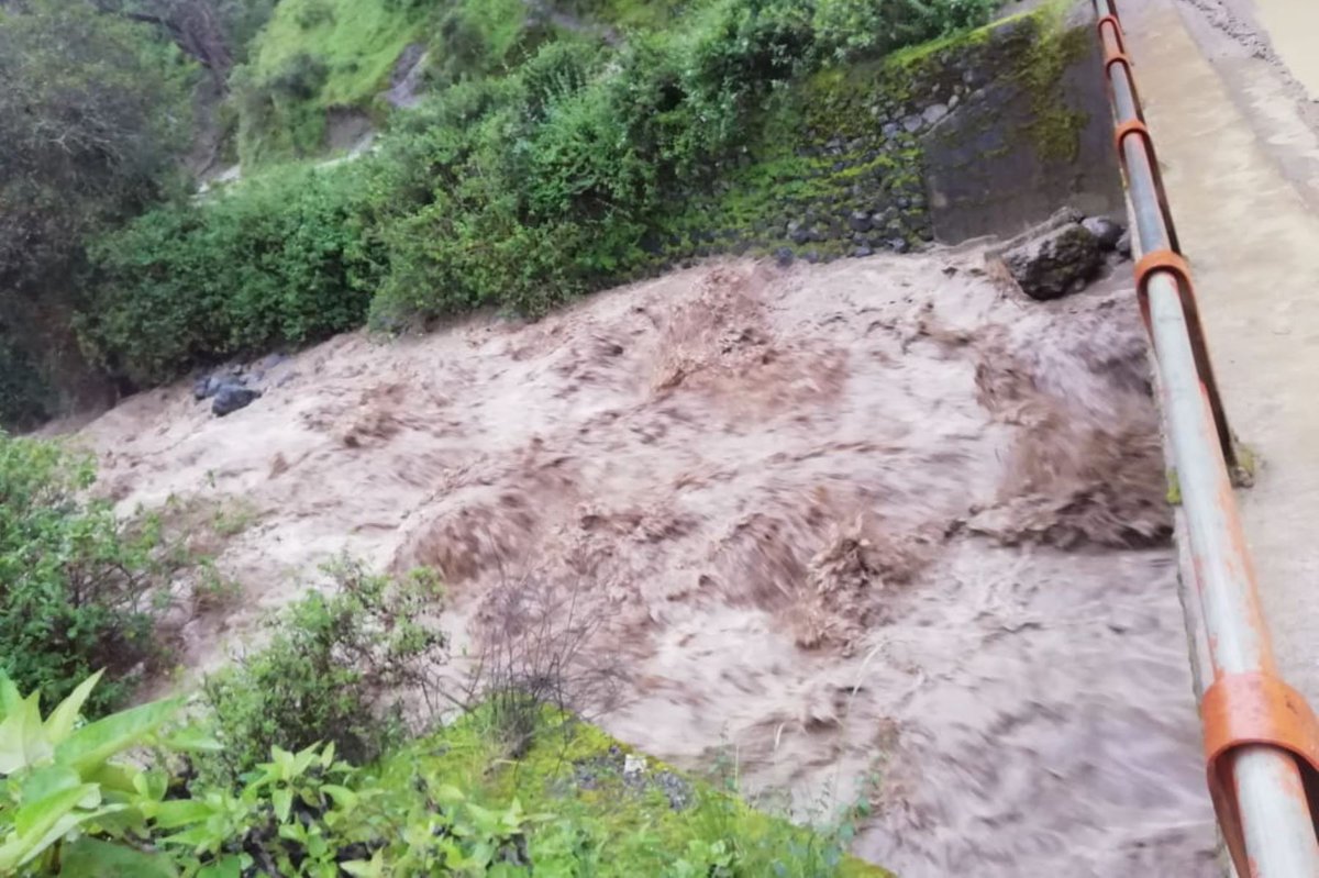 RadioNacionalFM's tweet photo. Debido a #lluviasintensas, los caudales de los ríos #Jonco y #Puru crecieron considerablemente y destruyeron la infraestructura de dos puentes artesanales del distrito de #LaLibertad, provincia de #Huaraz, reportó el COER de #Áncash https://t.co/Azt80mE0qw https://t.co/GmnyQ1PmeN
