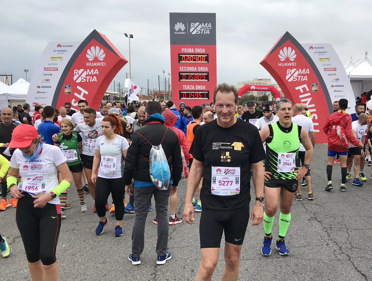 DeputeTardy's tweet photo. Arrivée de la 45ème édition du #SemiMarathon #RomeOstia sous les couleurs #SEPasImpossible ... temps couvert (ça c’était bien pour courir) et vent de face tout le long du parcours jusqu’à la mer (ça c’était moins bien) 🏃♂️😉
#HuaweiRomaOstia @HuaweiRomaOstia #Unchain https://t.co/Pa6eormhJp