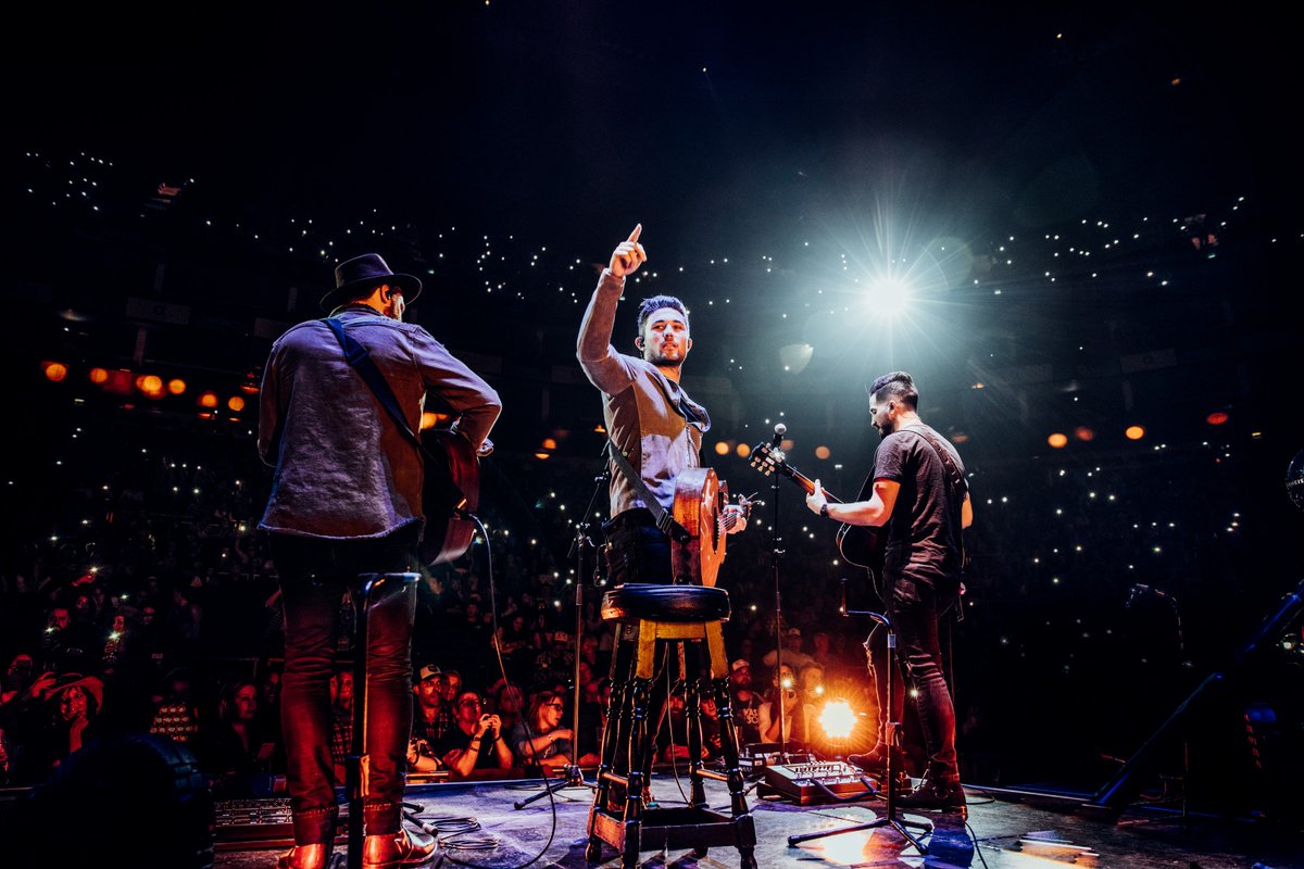 Country2Country tweet media