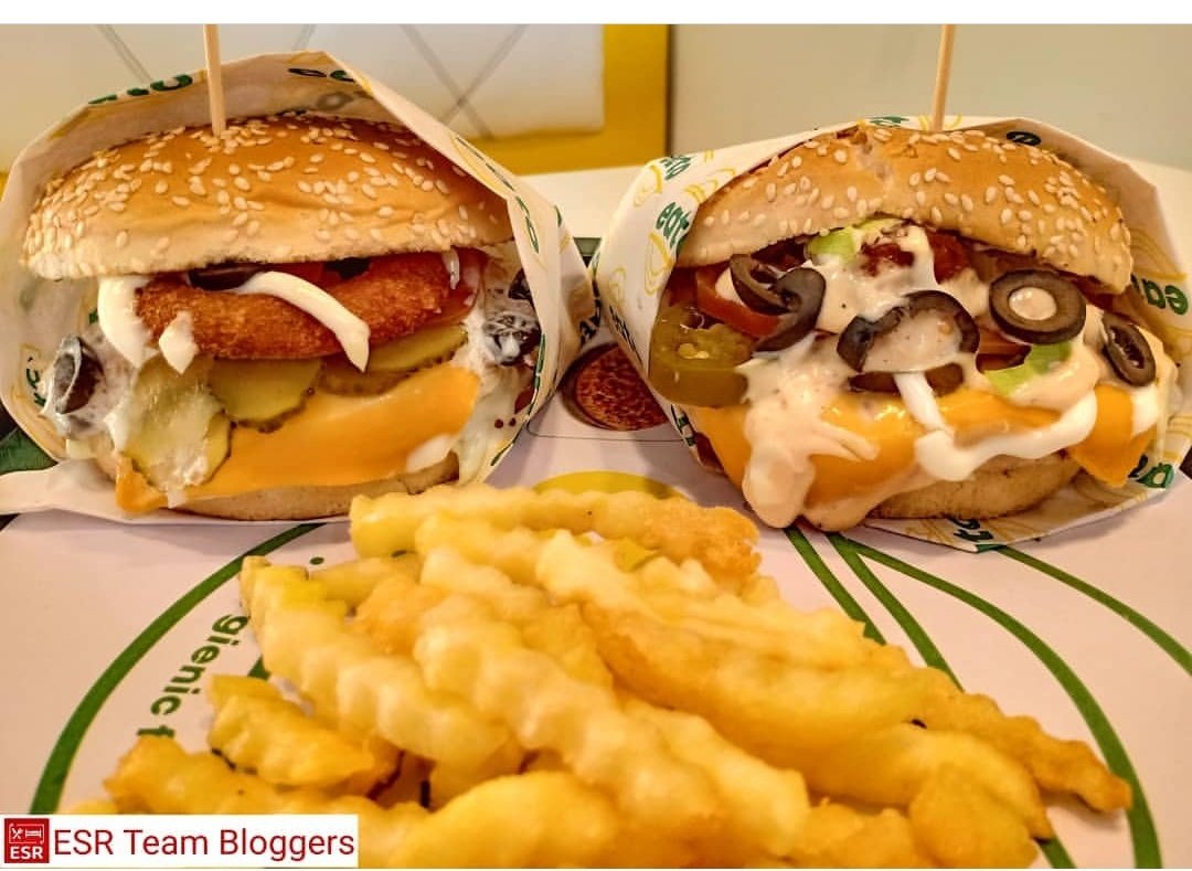 ESRofficalpk's tweet photo. New place, great taste. #Eato is the new eatery in town offering scrumptious food

Dig in all the yummy food by availing exclusive 50% #ESR discount on complete menu of Eato till tonight 12am

So, what are u waiting for?? Head towards #Johartown right now

#Food #Lahore #Pakistan https://t.co/ZVW7REzIqN