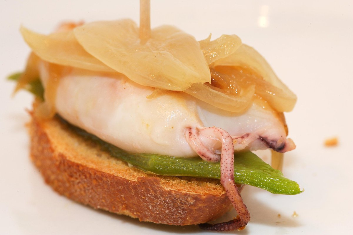 visitbiscay's tweet photo. Txipirones or txipis, as we call baby squid, are a classic in Basque cuisine. There are multiple preparations: with onion, in ink, grilled… Do not go back home without having a bite 😋.

#visitBiscay #culinarynation https://t.co/F0JbcJovbu