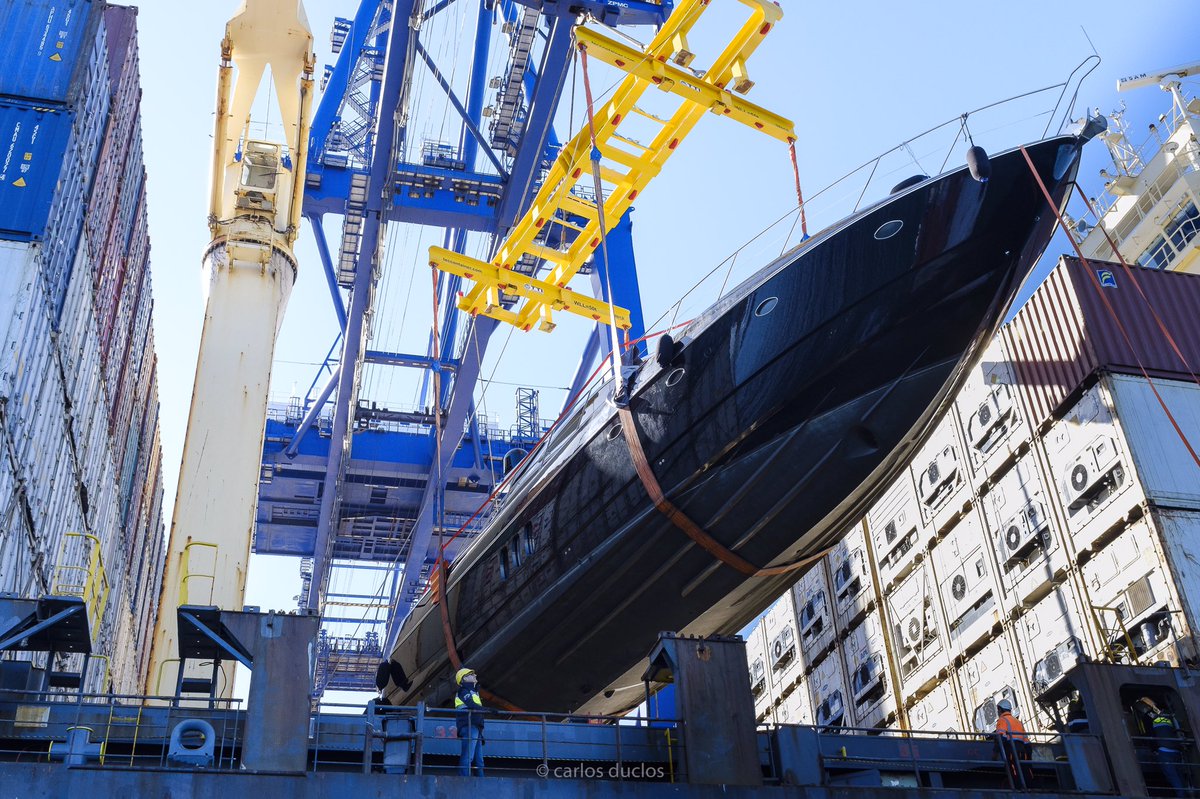 CarlosDuclos10's tweet image. Cargas especiales ...que habilidad!!! #skill #sunseekeryachts #yacht #specialcargo  #specialcargoonboard #cargooperations #docker #gantrycrane #containership  #instaship #maritime_family #gantry #maritime #algecirasport #algeciraspilot #coolmariners #fujifilmx100f #fujistas